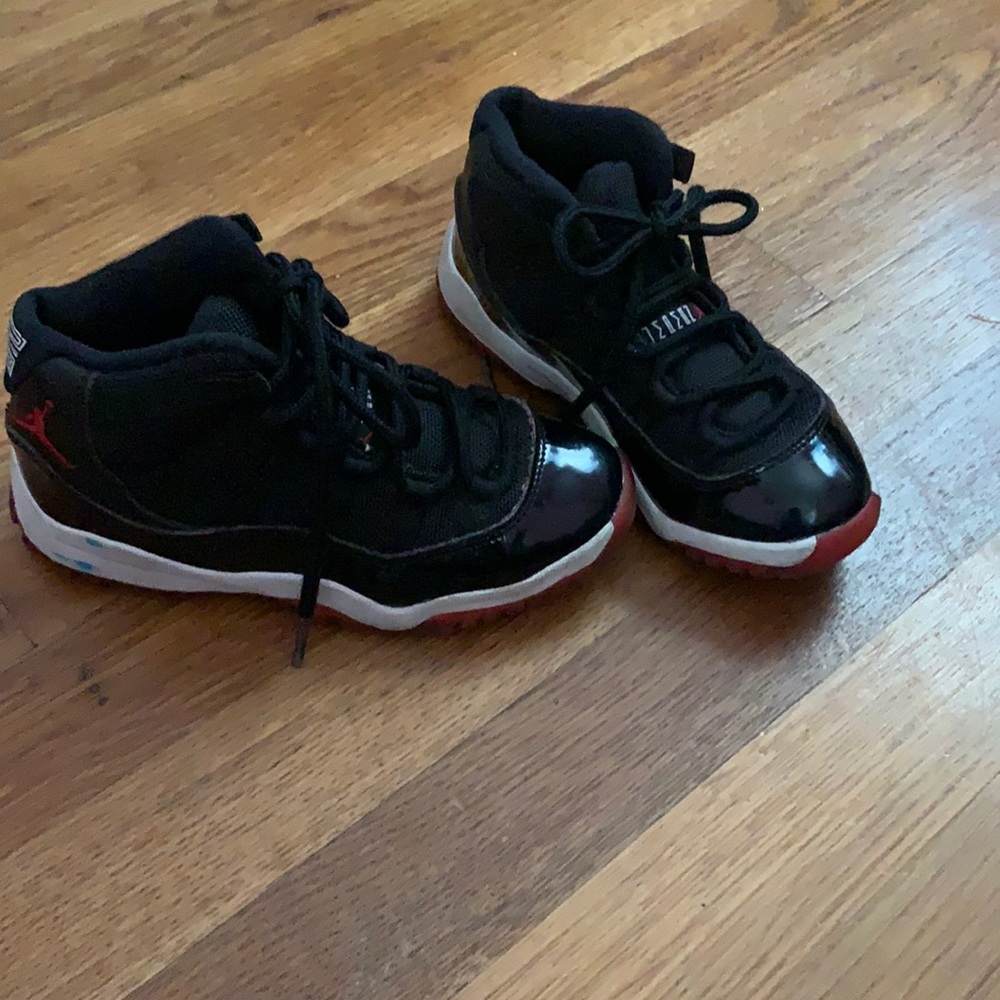 Size 12c Jordan’s. Has a little wear and tear from a toddler